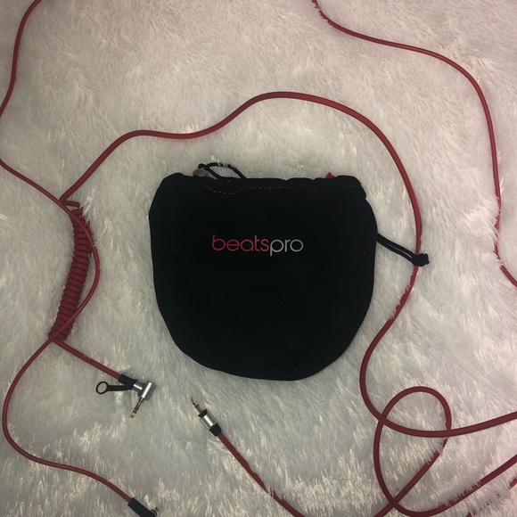 beats pro by dr. dre- Red - Picture 4 of 5